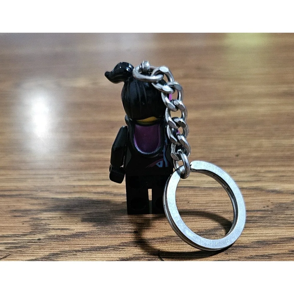 Lego Wyldstyle Lucy minifigure keychain‎ from Lego Movie used
